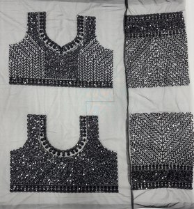 Sari en Georgette Premium Brodé Rouge avec Travaux de Fil Doré, Vêtement Traditionnel Indien et Pakistanais pour Femmes, Idéal pour Mariages et Fêtes - Product Image 4