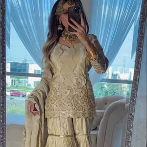 Vestido Étnico Moderno de Diseñador en Tela Georgette Sintética, Traje Sharara para Bodas Indias/Pakistaníes, Fiesta de Diwali, Palazzo y Dupatta - Product Image 1