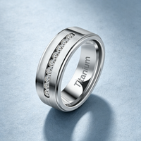Bague en titane avec zircone sertie sur le canal central, alliance éternelle brossée de 8 mm pour homme, bijoux de luxe pour homme en gros