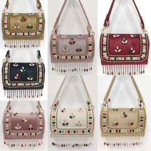 Pochette de luxe en velours ornée de perles faites à la main |   Élégantes pampilles multicolores en pierre avec fermeture éclair pour soirée |   Sac à main de soirée en gros - Product Image 6