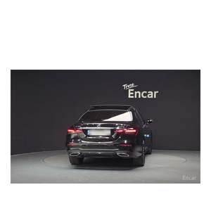 Mercedes-Benz E350 4MATIC AMG Line Clase E 2023 con Volante a la Izquierda, Caja de Cambios Automática, Asientos de Cuero, Cámara Trasera - Product Image 4