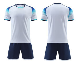 Shorts de football 100 % polyester faciles à porter, uniformes de football personnalisés avec impression par transfert thermique, respirants et sur mesure - Product Image 3
