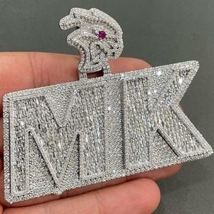 จี้ฮิปฮอปตัวอักษร 'MK' แบบสั่งทำพิเศษ ประดับเพชรโมอิสซาไนต์ทรงบริลเลียนท์ เงินแท้ 925 ชุบโรเดียม สไตล์หรูหรา คุณภาพเทียบเท่าเพชร - Product Image 2