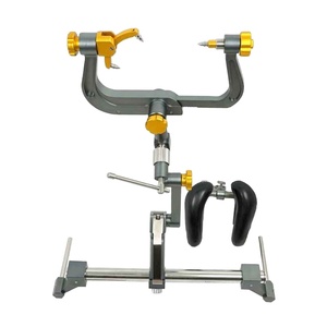 Retractores médicos de cráneo, accesorios para mesa de operaciones quirúrgicas, abrazadera de cráneo de cabeza de 3 puntos fabricada en Pakistán por Caronia quirúrgica - Product Image 1