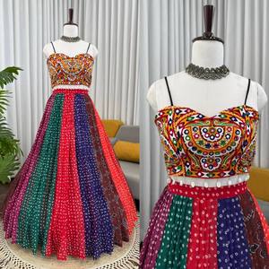 Lehenga de Diseño en Faux Georgette con Estampado Digital, Falda de 4 Metros con Vuelo, Completamente Cosida, y Diseño Frontal y Trasero con Espejos Reales Gamthi - Product Image 2