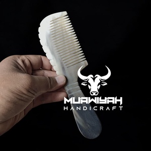Peine de cuerno de buey ecológico de alta calidad hecho a medida, diseño de peine de lujo pulido para el hogar y peluquería, personalizable - Product Image 1