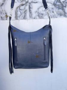 กระเป๋าหนังวัวลายพิเศษ แต่งพู่หนัง สะพายข้าง/สะพายไหล่ ดีไซน์เก๋  กระเป๋าถือหนังแท้  ตกแต่งลายด้วยมือ สำหรับผู้หญิง ใช้งานได้หลากหลาย - Product Image 3