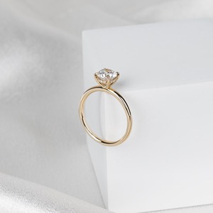 แหวนเพชรสร้างในห้องปฏิบัติการ 0.90 กะรัต รับรองโดย IGI รุ่น E VVS ทรงกลม แหวนเพชรเม็ดเดี่ยว ทอง 14K แหวนขอแต่งงาน - Product Image 6