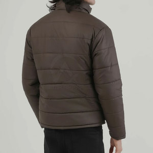Venta Directa de Fábrica: Chaqueta de Invierno Acolchada para Hombre, Estilo Urbano, Material Ligero y Corte Casual Relajado - Product Image 5