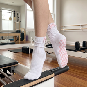 Calcetines Antideslizantes con Lazo, Calcetines de Yoga y Pilates a Rayas de Alta Calidad con Logotipo, Antibacterianos y Sostenibles para Pilates - Product Image 2