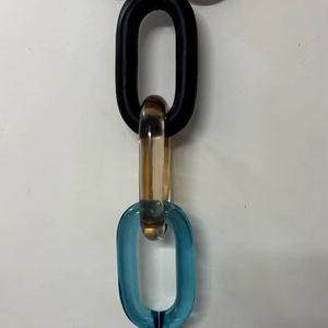 Chaînes en résine personnalisables, maillons de grande taille et couleurs claires, maillons en résine multicolores de grande taille disponibles. - Product Image 1