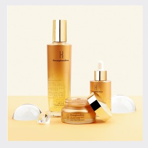Kit de cuidado de la piel coreano K-Beauty Hwanghoozihwa 24K Gold Prestige Repair, set básico de 3 piezas. - Product Image 4
