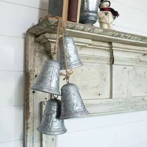 Ornement de cloche de Noël en métal pour la décoration saisonnière des fêtes, des arbres de Noël, des maisons, des restaurants et des mariages - Product Image 3