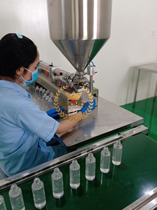 Prix d'usine direct Pure Nature huile de noix de coco qualité cosmétique humidité peau Massage corps soin des cheveux huile de noix de coco - Product Image 6