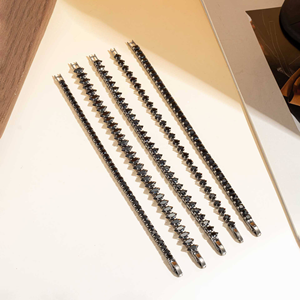 Bracelet tennis en zircon cubique de qualité supérieure pour femme, élégant bijou de mariage, cadeau, pour les fêtes et le quotidien, disponible à la vente - Product Image 3