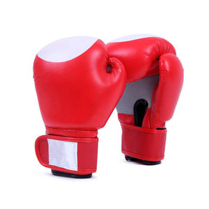 Guantes de Boxeo Unisex Personalizados de Alta Resistencia, Cómodos Guantes de Piel Sintética con Agarre para las Manos, Hechos en Pakistán, Venta al Por Mayor, Uso en Exteriores - Product Image 1