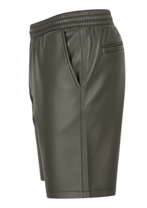 กางเกงขาสั้นผู้ชายสไตล์ลำลอง เอวยางยืด หนังเทียม พิมพ์ลายตัวอักษร ความยาวระดับเข่า ซิปหน้า แต่งลูกปัด นุ่มสบาย สตรีทแวร์ - Product Image 2