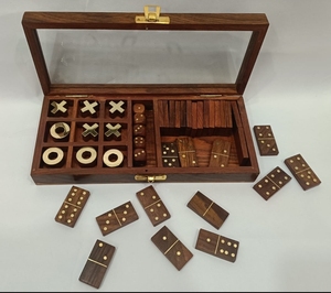 ชุดเกมกระดานไม้ทำมือ ติ๊กแท็กโท โดมิโน คอมโบ พร้อมกล่องเก็บฝาแก้ว ของขวัญเกมครอบครัว ความสนุกคลาสสิกบนโต๊ะ - Product Image 1