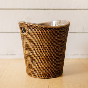 Cesta enfriadora de bebidas de ratán con diseño personalizado, hecha a mano, para botellas de vino. - Product Image 1