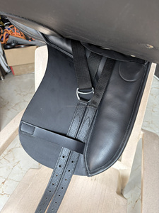 Selle d'équitation anglaise en cuir noir, style saut d'obstacles, avec quincaillerie en acier inoxydable - Product Image 4