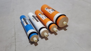 เครื่องทำน้ำให้บริสุทธิ์บริสุทธิ์ใช้ในอุตสาหกรรมการค้า8040 4040แรงดันต่ำออสโมซิสแบบย้อนกลับพลาสติกไฟฟ้า - Product Image 3