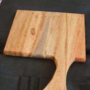 Tabla de cortar y servir de madera maciza con asa para cortar, picar, servir pan, queso, frutas y alimentos diarios - Product Image 1