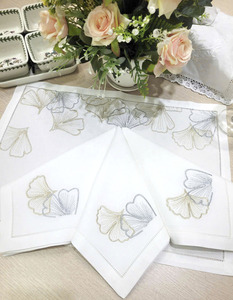 Ensemble de napperons et serviettes de table en coton blanc, brodés or et argent motif Ginkgo, lavables en machine, de luxe, personnalisés, vente en gros, pour la maison - Product Image 2
