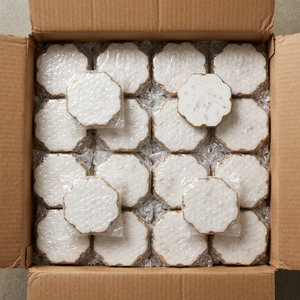 Ensemble de sous-verres en marbre personnalisés faits à la main avec bord doré, sous-verres en pierre naturelle blanche de forme octogonale irrégulière - Product Image 3