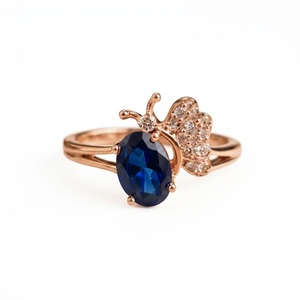 Bague papillon en or rose 14 carats avec saphir bleu ovale central et diamants de laboratoire pavés, bijoux pour femme pour toutes les occasions - Product Image 1