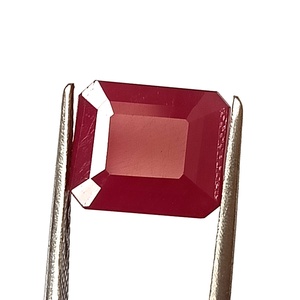 พลอยทับทิมแอฟริกันธรรมชาติ 6.15 กะรัต ทรงเหลี่ยมมรกต - Product Image 1