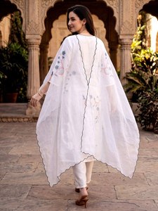 Vestido de Novia Blanco Bordado para Mujer, Estilo Moderno, Corte Regular, Largo Regular, Estilo India-Pakistán, Secado Rápido, para Todas las Temporadas - Product Image 3