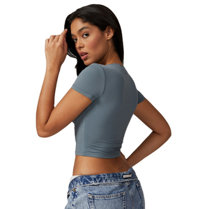 Camiseta Corta de Alta Calidad Personalizada para Mujer, Ecológica, Transpirable, de Secado Rápido, Ajustada, de Algodón, con Hombros Caídos, 220g, Estilo Urbano - Product Image 4