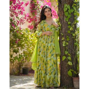 Meilleure qualité pour Unique nouveau beau costume de créateur sur haevy Faux Georgette tissu avec impression intérieure et numérique et travail à la main - Product Image 1