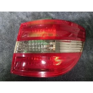 ไฟท้ายมือสอง รุ่น B ด้านขวา A1698202664 - Product Image 1