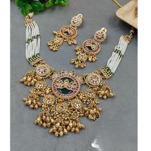 Atractivo Juego de Collar y Aretes de Alta Calidad Chapados en Oro con Incrustaciones de Kundan y Polki Rajwadi, para Mujer, Estilo Tradicional para Bodas - Product Image 2