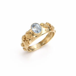 Anillo de Topacio Azul Natural, Anillo de Latón Hecho a Mano con Banda Texturizada, Anillo Clásico Elegante de Diseñador, Regalo de Joyería para Mujer - Product Image 1