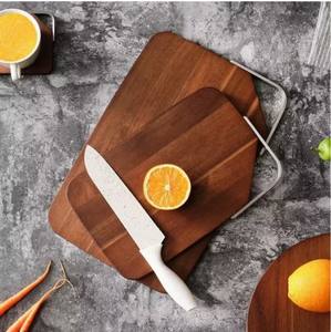 Elegante Tabla de Cortar de Madera, Duradera, con Acabado Liso y Asa Metálica Estilizada, Ideal para Cortar, Servir y Usar en la Cocina - Product Image 2