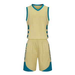 Tenue de basketball personnalisée, exportateur pakistanais, maillot et short avec logo d'équipe, vêtements de sport respirants et légers pour les marchés mondiaux - Product Image 1