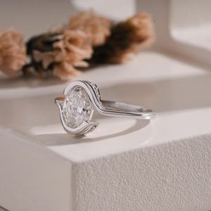 Anillo de banda cruzada de moissanita de corte ovalado de 2 quilates para mujer, plata 925 original, regalo sorpresa para novias - Product Image 3