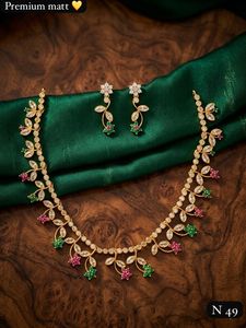 Colección Elegante de Alta Calidad, Juego de Collar y Aretes con Perlas de Imitación y Baño de Oro Kundan, Joyería de Boda para Mujer, Último Diseño - Product Image 3