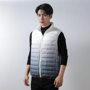 เสื้อกั๊กสปอร์ตบุขนเป็ดสำหรับผู้ชาย มีซิปและคอตั้ง น้ำหนักเบา สีขาวไล่เฉด สำหรับใส่ในฤดูหนาว แบบไม่มีแขน - Product Image 6