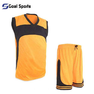 Maillot de football personnalisé bleu et blanc pour homme, manches courtes, col en V, polyester respirant et anti-humidité, écoresponsable, coupe classique - Product Image 6