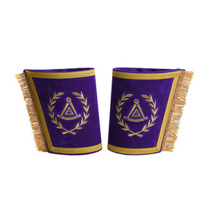 Manguitos de Primera Calidad Grand Master – Terciopelo Morado con Flecos Dorados, Accesorios Masónicos con Diseño Bordado - Product Image 1
