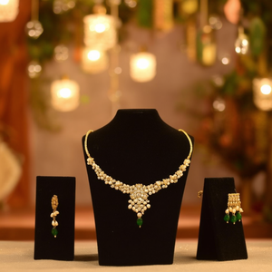 Glamoroso Conjunto de Collar de Perlas de Imitación y Kundan para Bodas y Fiestas-NS613 - Product Image 3