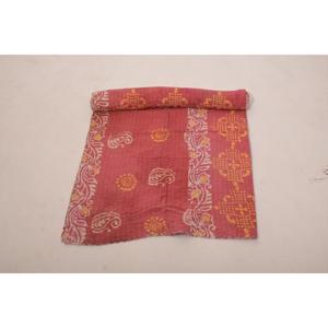 Trapunta Reversibile in Cotone Kantha Gudri Fatta a Mano, Copriletto Leggero, Copridivano per Arredamento Rustico - Product Image 2
