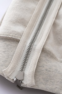 เสื้อฮู้ดดี้ผ้าทอทรงปกติสไตล์วินเทจฟอกสีแบบดิสเทรสสำหรับผู้ชาย ปรับแต่งได้เต็มที่ ซิปพิมพ์ลายดิจิตอล สำหรับฤดูหนาว ขายส่ง - Product Image 6