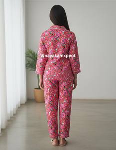 Ensemble de pyjama Jaipuri en coton floral corail vibrant, imprimé élégant, pour femmes, doux, pour l'été, l'automne et le printemps - Product Image 3