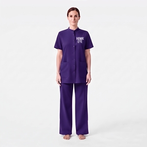 Ensemble de travail personnalisé pour femmes : uniforme de pharmacie et d'hôpital, haut à col montant boutonné à manches courtes et pantalon jogger en polyester et élasthanne - Product Image 1