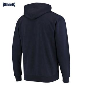 Sudadera con Capucha Deportiva Transpirable de Sarga con Arco y Logotipo de los Huskies de UConn - Color Personalizado - Product Image 3