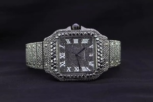 Montre-bracelet automatique mécanique de luxe en or, entièrement noire, sertie de moissanite carrée, avec cadran en verre et boîtier en acier inoxydable - Product Image 5